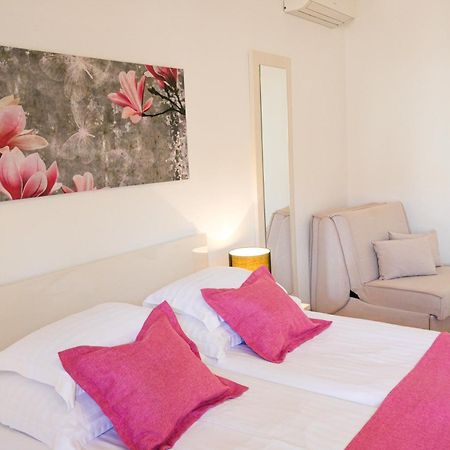B&B Aurora Йелса Екстериор снимка