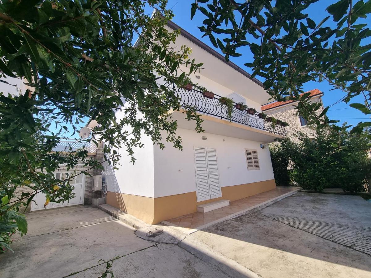 B&B Aurora Йелса Екстериор снимка
