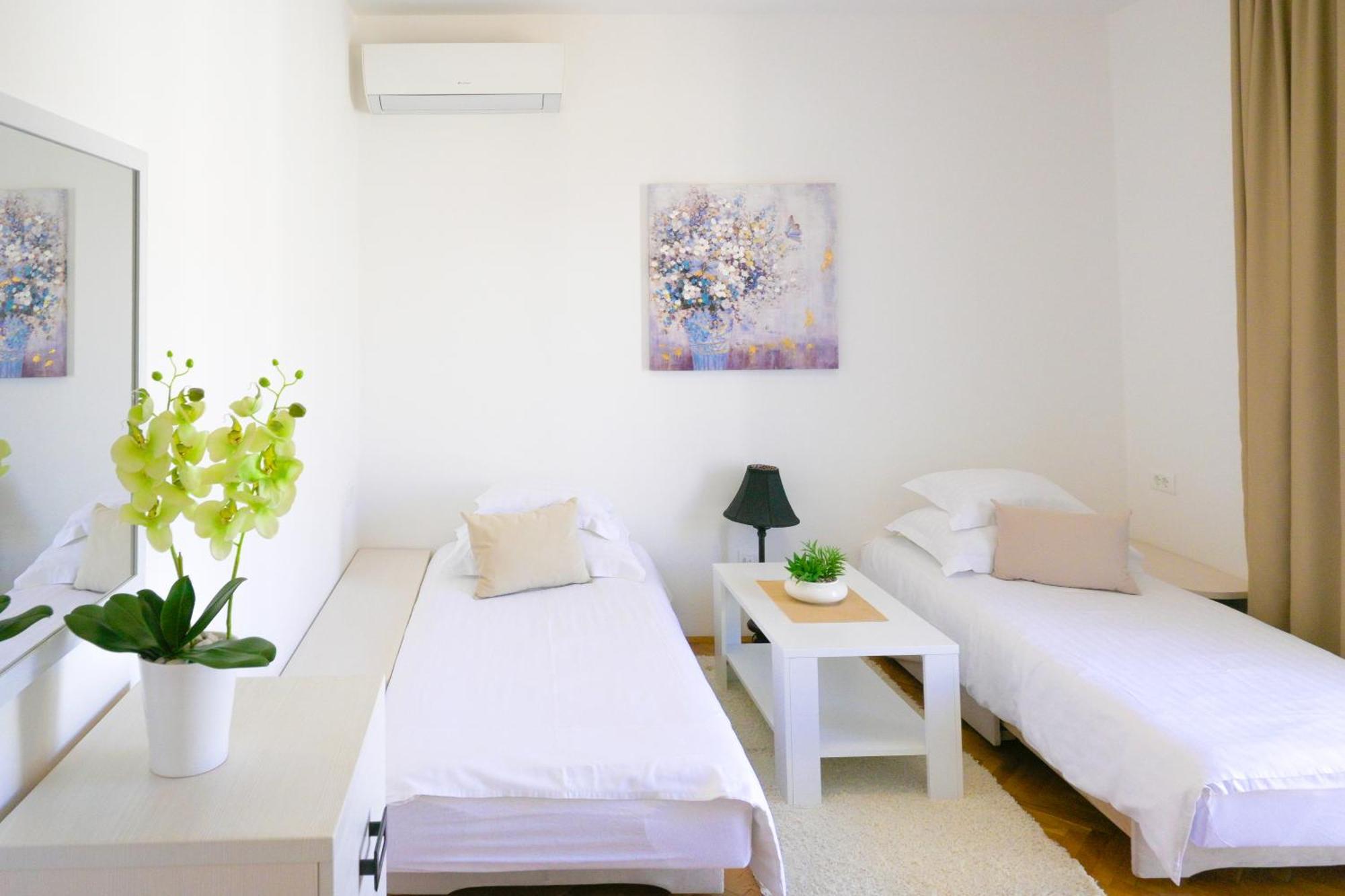 B&B Aurora Йелса Екстериор снимка