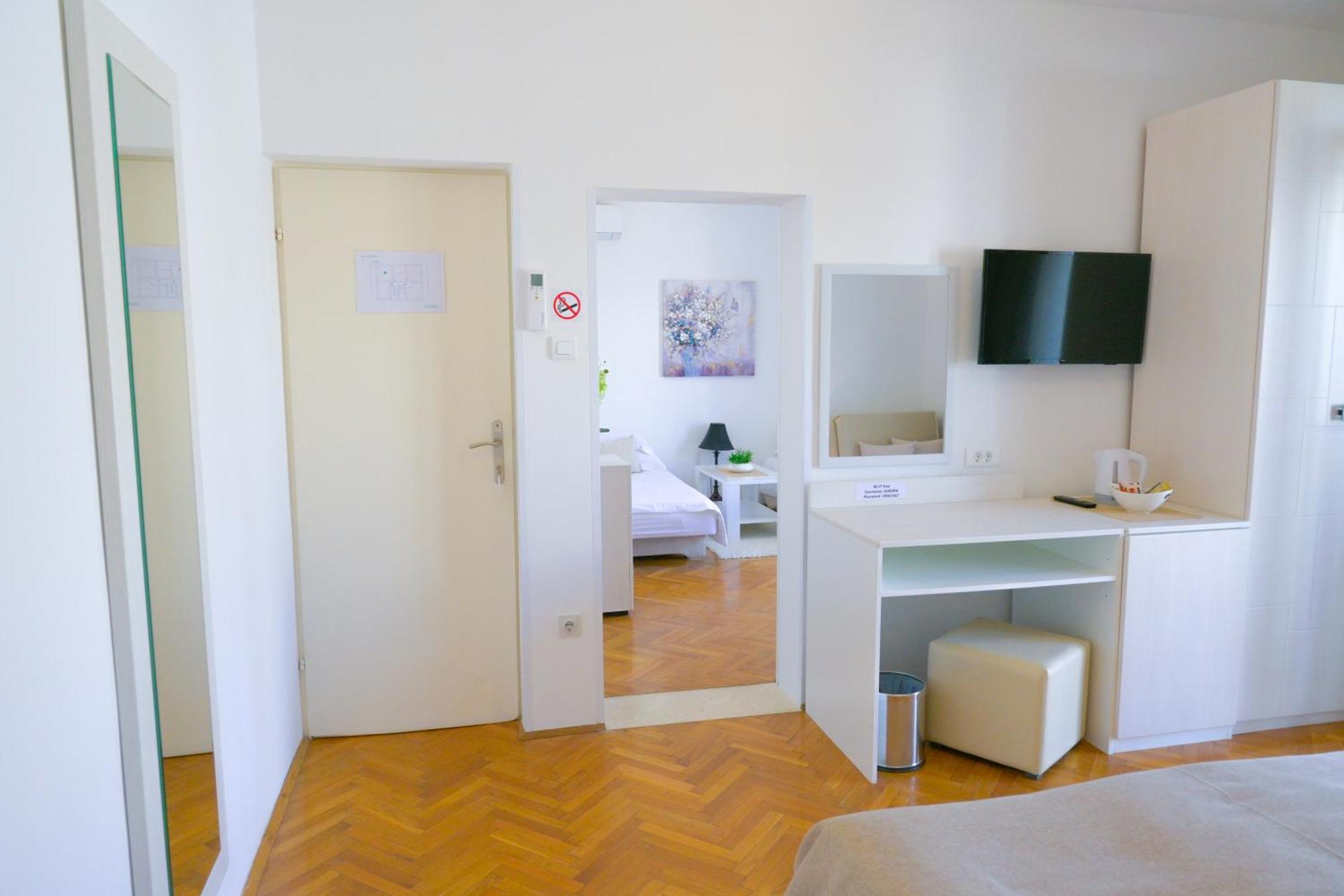 B&B Aurora Йелса Екстериор снимка