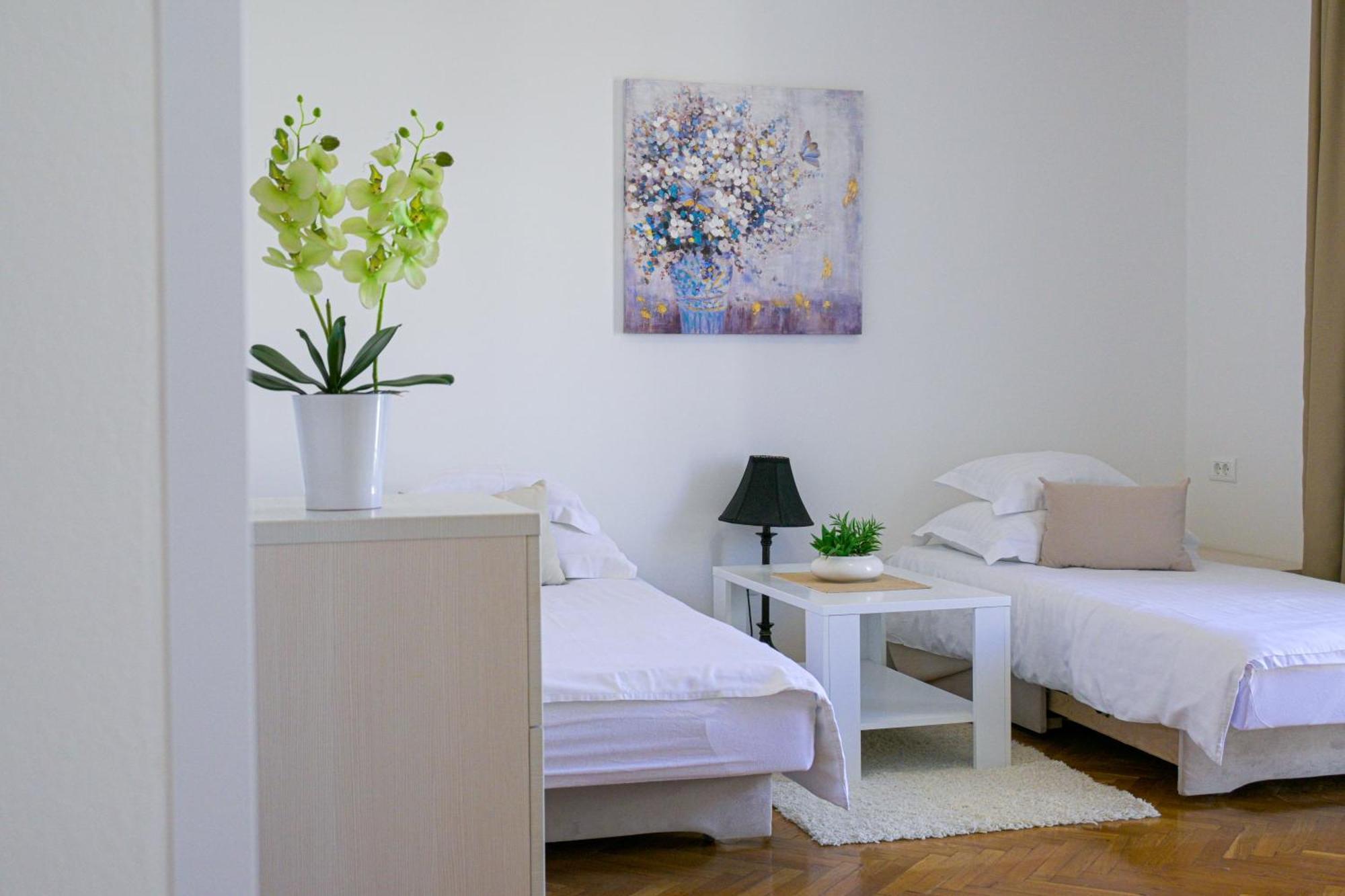 B&B Aurora Йелса Екстериор снимка