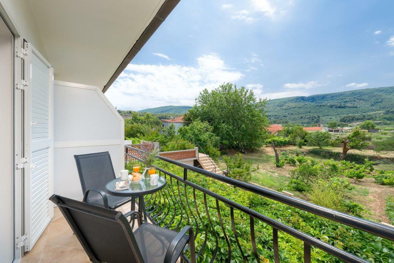 B&B Aurora Йелса Екстериор снимка