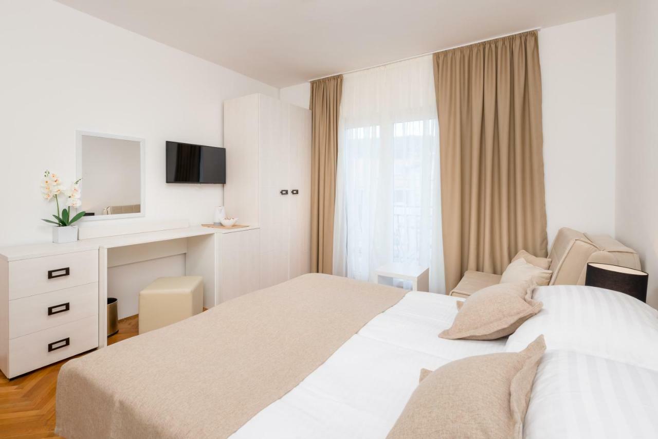 B&B Aurora Йелса Екстериор снимка