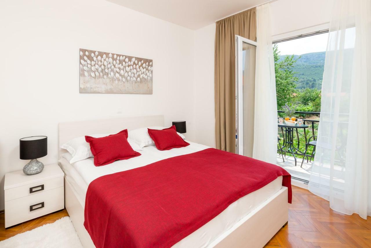B&B Aurora Йелса Екстериор снимка