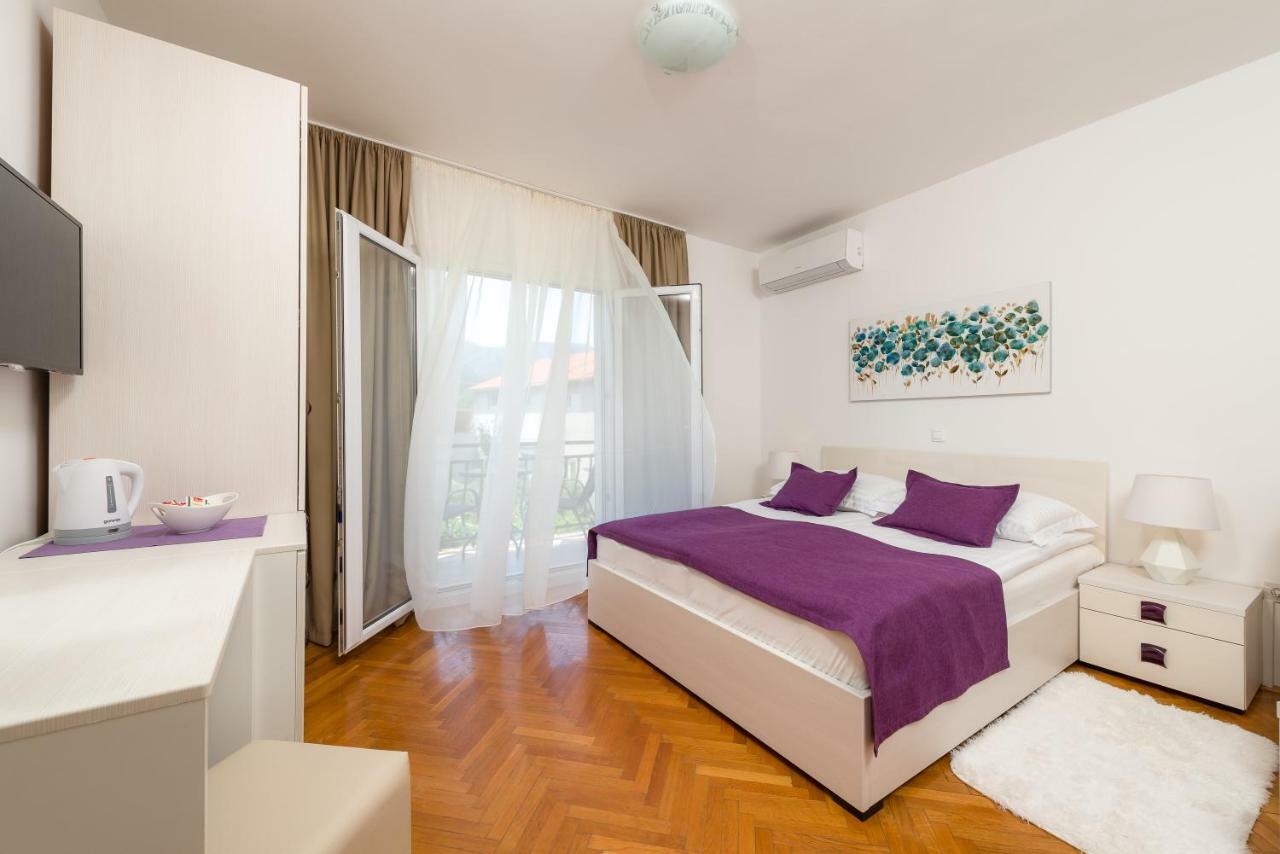 B&B Aurora Йелса Екстериор снимка