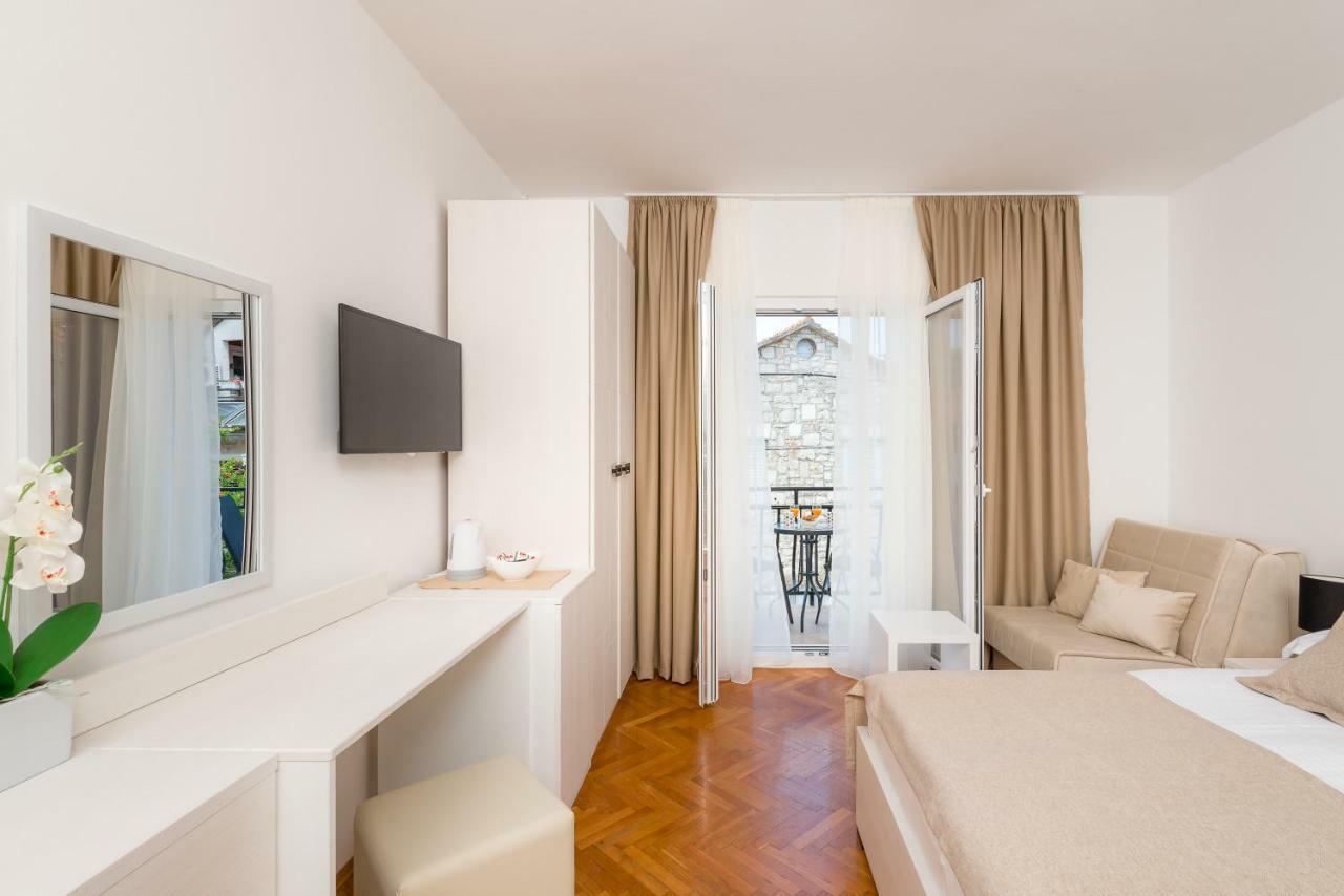 B&B Aurora Йелса Екстериор снимка